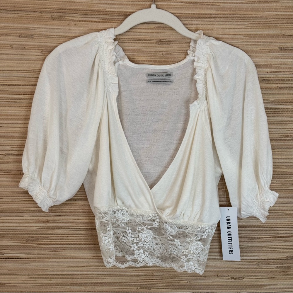 Urban Outfitters Samara Plunging Surplice Crop Top - Picture 3 of 15